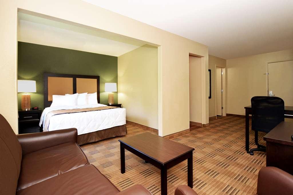 Extended Stay America Suites - Raleigh - Cary - Harrison Ave Номер фото