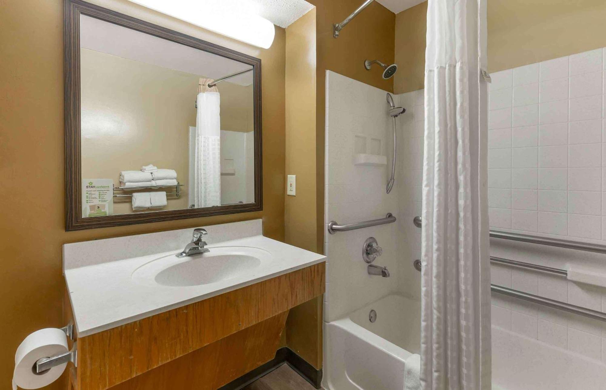 Extended Stay America Suites - Raleigh - Cary - Harrison Ave Экстерьер фото