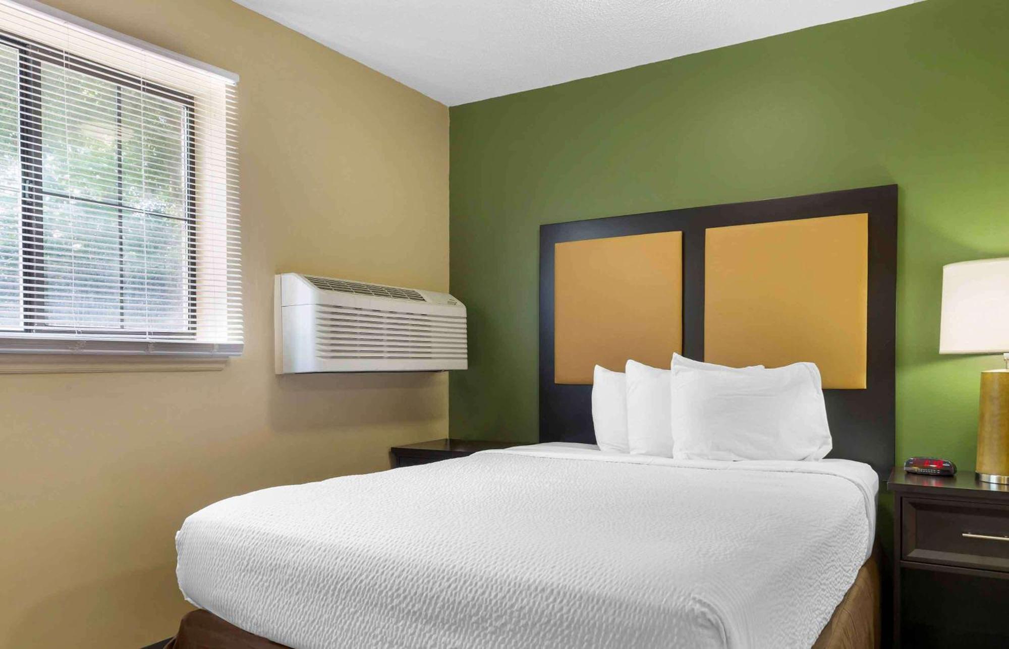 Extended Stay America Suites - Raleigh - Cary - Harrison Ave Экстерьер фото